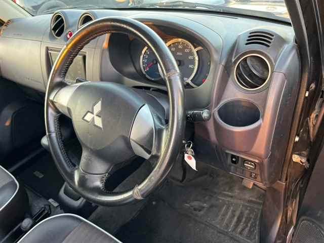 MITSUBISHI PAJERO MINI 2011