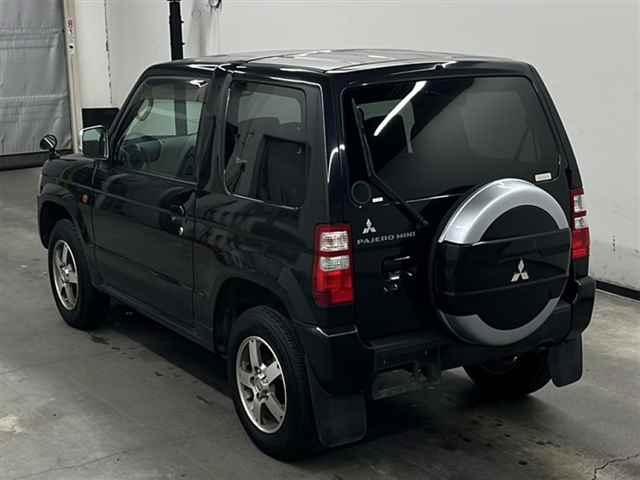 MITSUBISHI PAJERO MINI 2011