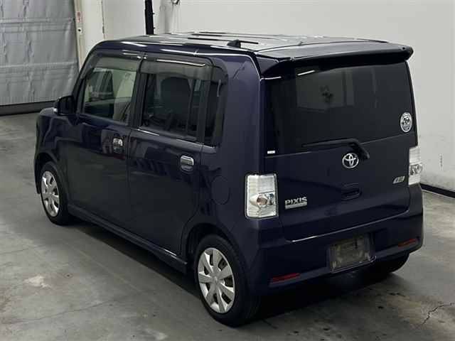 TOYOTA PIXIS SPACE 2014