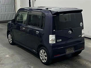 TOYOTA PIXIS SPACE 2014