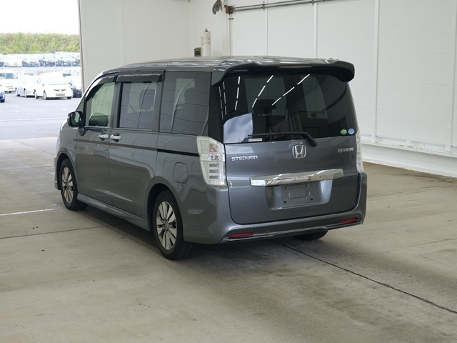 HONDA STEP WAGON 2012