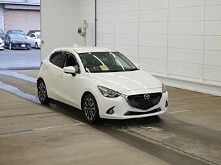 MAZDA DEMIO 2016
