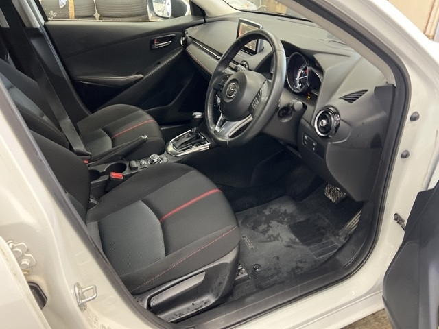 MAZDA DEMIO 2016