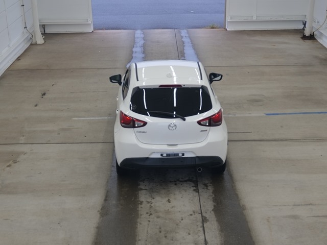 MAZDA DEMIO 2016