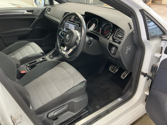 VOLKSWAGEN GOLF VARIANT 2015