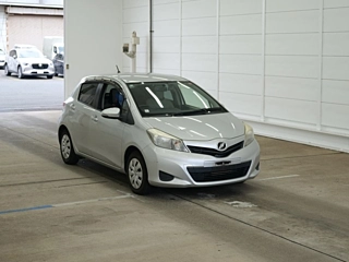 TOYOTA VITZ 2012