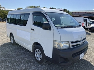 TOYOTA HIACE 2011