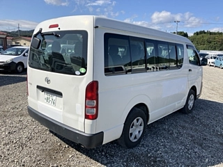 TOYOTA HIACE 2011