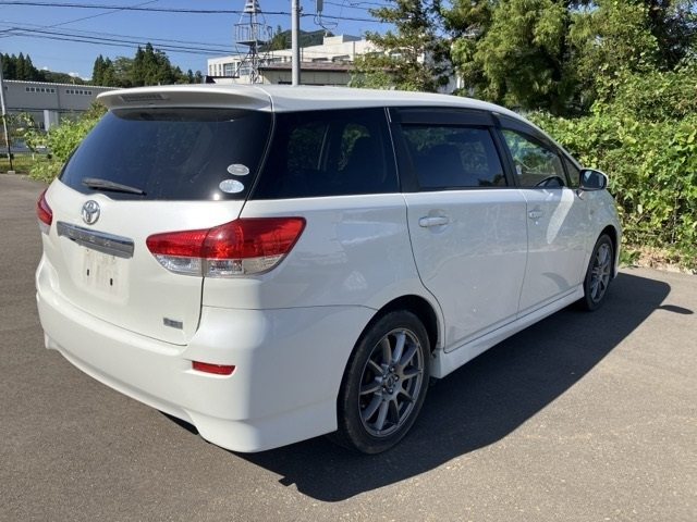 TOYOTA WISH 2010