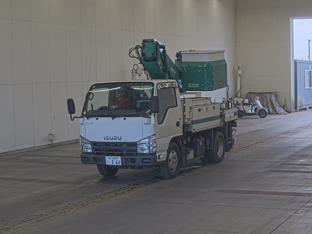 ISUZU ELF 2010