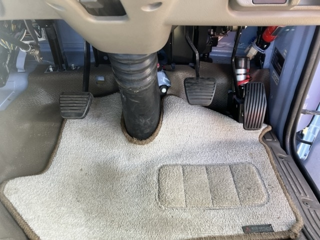 MITSUBISHI ROSA 2015