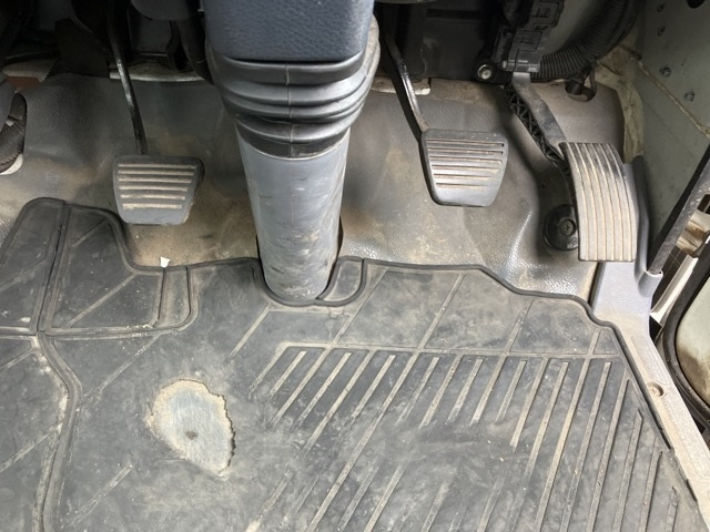 MITSUBISHI CANTER 2015