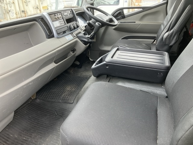 MITSUBISHI CANTER 2016