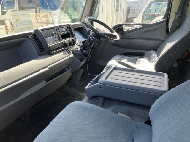 MITSUBISHI CANTER 2013