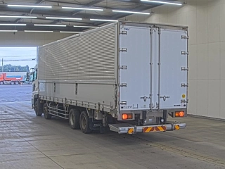 NISSAN UD SERIES 2015