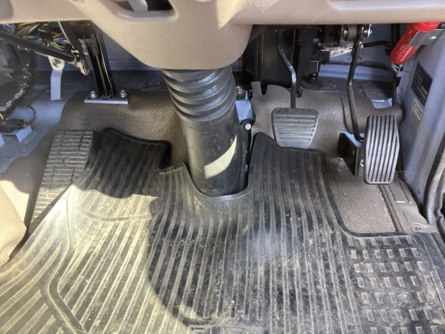 MITSUBISHI ROSA 2015