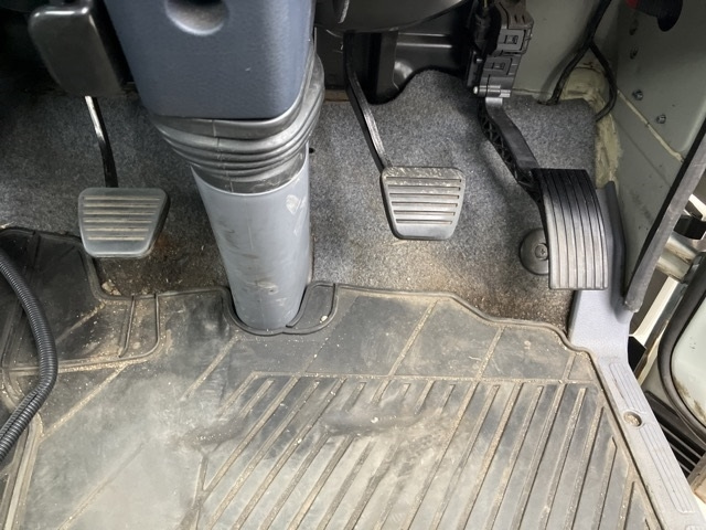 MITSUBISHI CANTER 2015