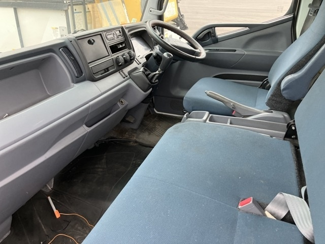 MITSUBISHI CANTER 2015