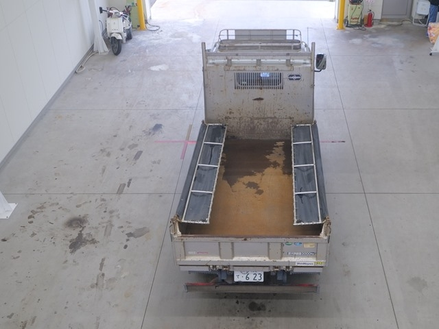 MITSUBISHI CANTER 2011