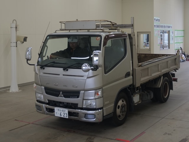 MITSUBISHI CANTER 2011