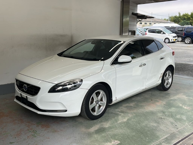 VOLVO V40 2013