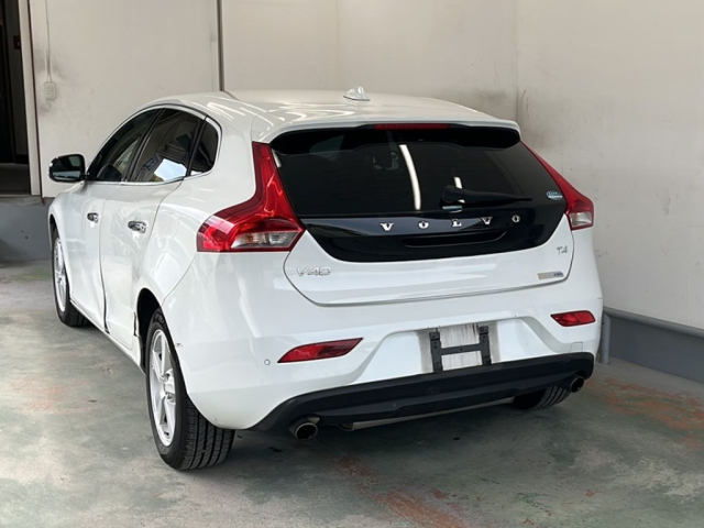 VOLVO V40 2013