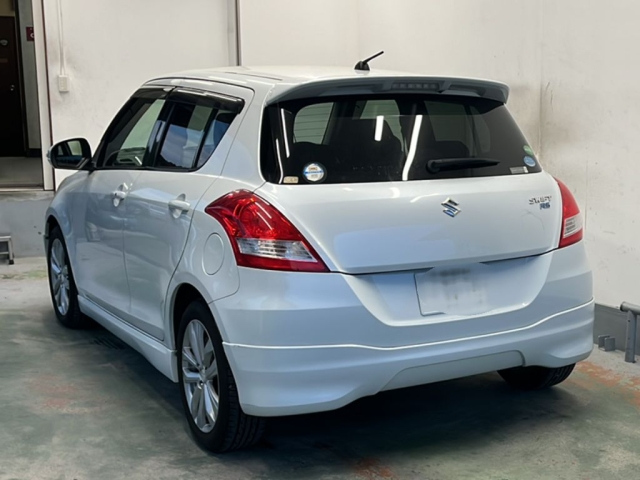 SUZUKI SWIFT 2015