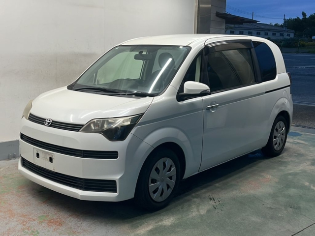 TOYOTA SPADE 2013