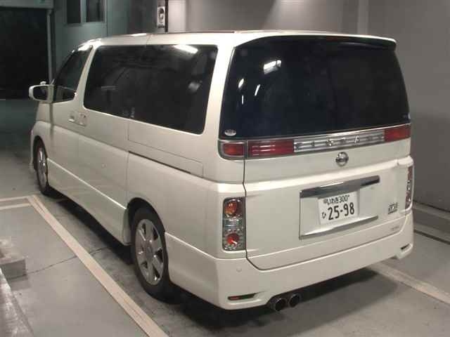 NISSAN ELGRAND 2009
