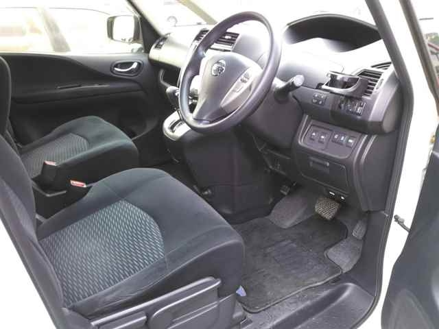 NISSAN SERENA 2015