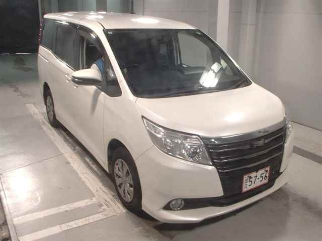 TOYOTA NOAH 2016