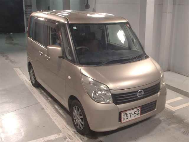 NISSAN ROOX 2011