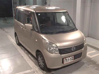 NISSAN ROOX 2011