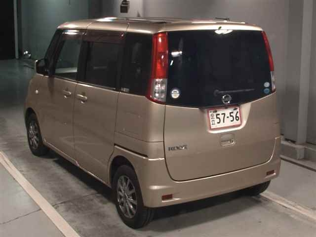 NISSAN ROOX 2011