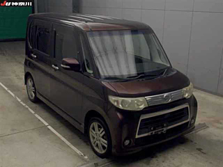 DAIHATSU TANTO 2011