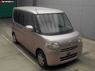 DAIHATSU TANTO 2011
