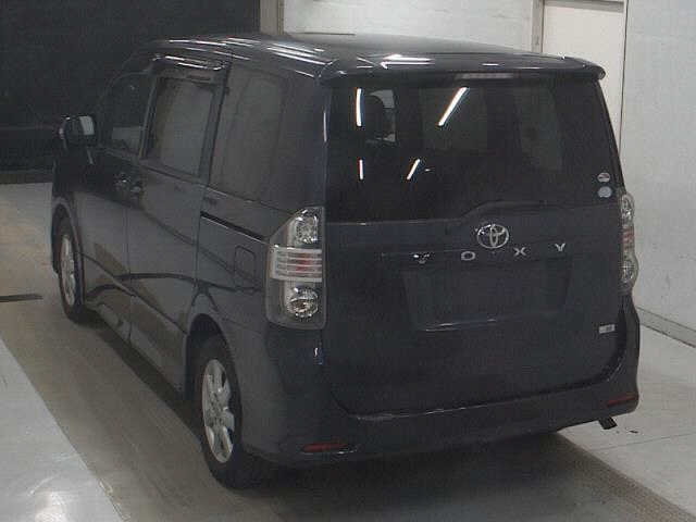TOYOTA VOXY 2009