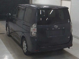 TOYOTA VOXY 2009