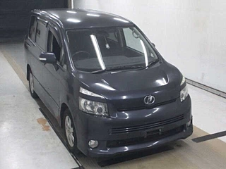 TOYOTA VOXY 2009