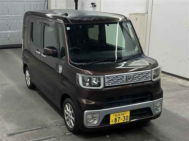 DAIHATSU WAKE 2015