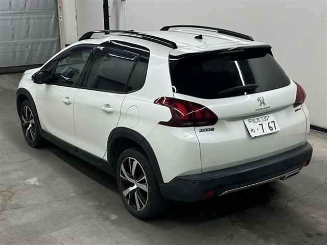 PEUGEOT 2008 2017