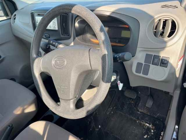 DAIHATSU MIRA E S 2011