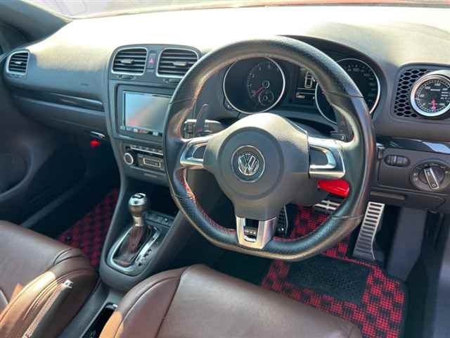 VOLKSWAGEN GOLF 2011