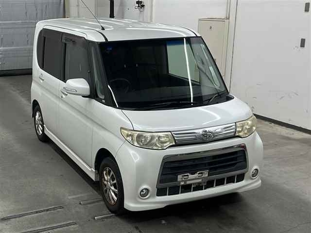 DAIHATSU TANTO 2011
