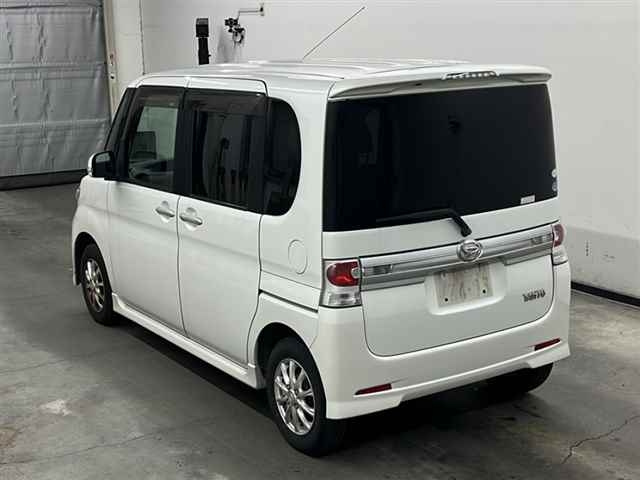 DAIHATSU TANTO 2011
