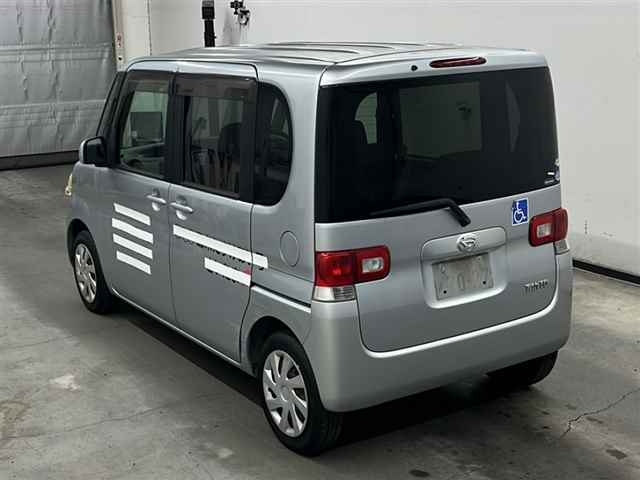 DAIHATSU TANTO 2010