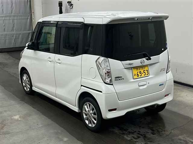 NISSAN DAYZ ROOX 2015