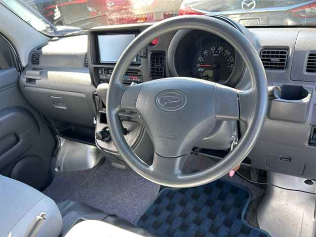 DAIHATSU HIJET VAN 2017