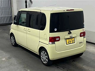 DAIHATSU TANTO 2011