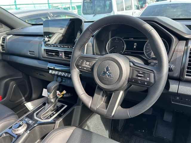 MITSUBISHI TRITON 2025